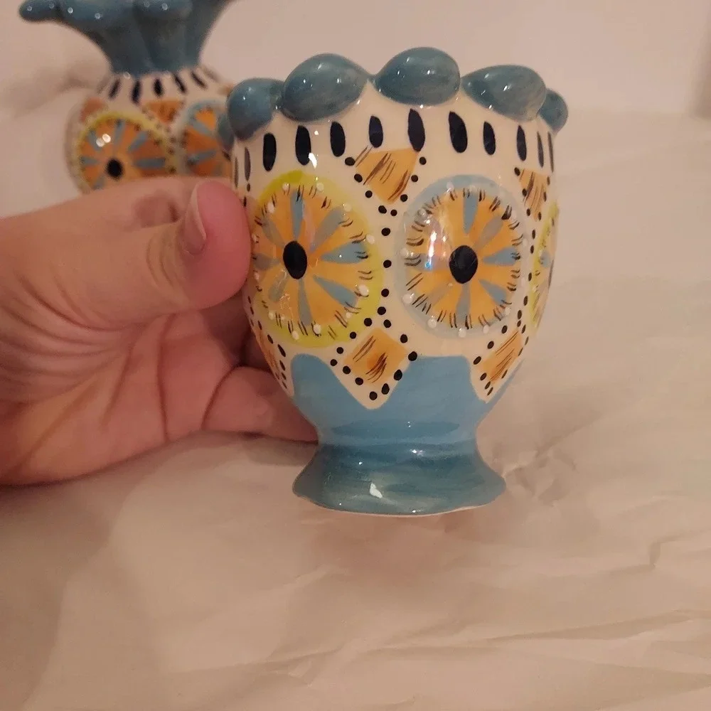Blue Sky Heather Goldmine 2013 Ceramic Daisy Floral Salt and Pepper Shakers